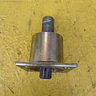 Стакан ЮМЗ дозатора з валом мала кабіна