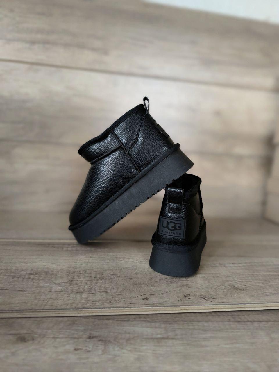 ЧЕРНЫЕ женские Угги UGG BLACK кожаные Мини короткие на высокой платформе полуботинки зима