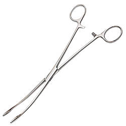 Корнцанг вигнутий для дітей через Maier. Довжина 228 мм, довжина робочої частини 85 мм, робоча частина 18 х 5 мм.