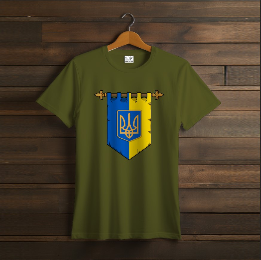 Футболка унісекс з принтом "Хакі кольору Україна золотий тризуб жовто блакитний прапор стрічка хоругва"
