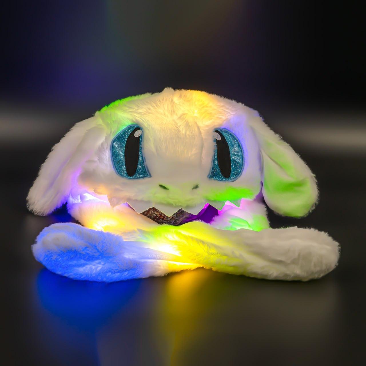 Шапка Дракон біла Фурія вуха піднімаються і світяться, розмір 52-56 см