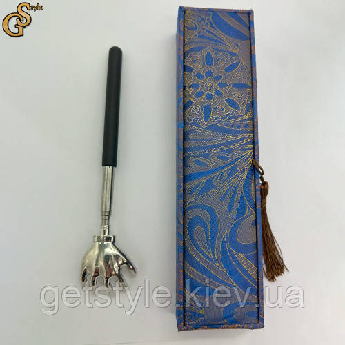 Чесалка для спини Scratcher Hand в пакованні