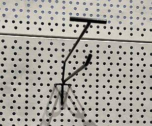 Гачок на перфорацію з цінникотримачем 20 см, крок 2.5 см., RAL-7024