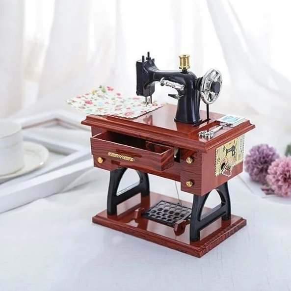 Музична скринька для прикрас у формі вінтажної швейної машинки, фото 1