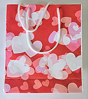 Подарунковий пакет з сердечками до дня закоханих