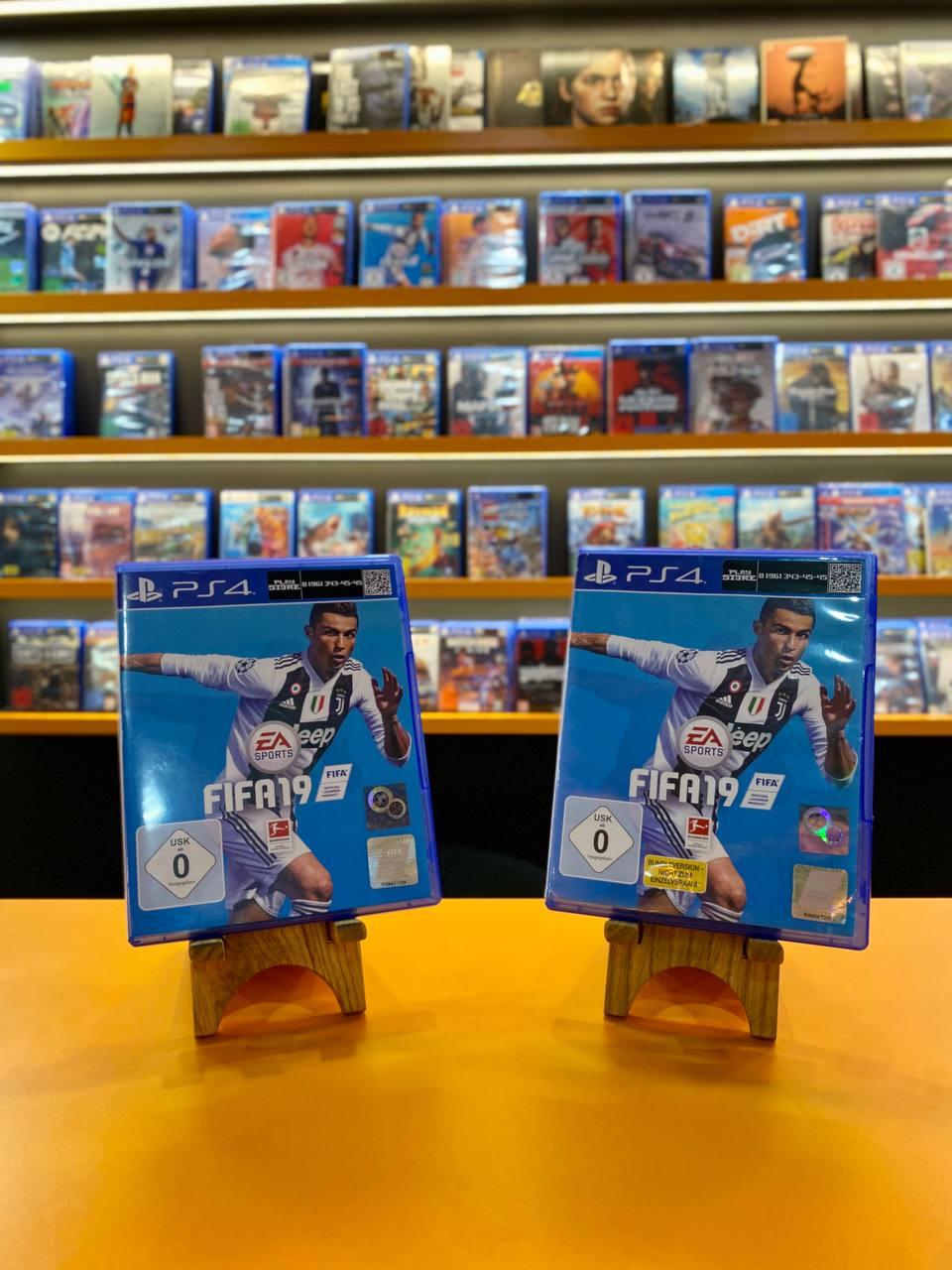 PlayStation4 - FIFA19 PS4 初回特典付き Amazon.co.jp: FIFA 19 (輸入版:北米) - PS4 : ゲーム
