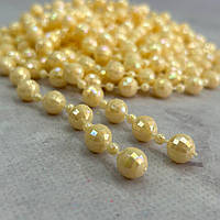 Намистини пластикові на нитці Ø 4 і 9 мм - 90 см айворі з АВ