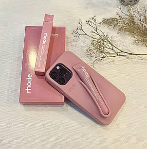 Чохол рожевий rhode ribbon в коробці з блиском для губ на iPhone 13 pro