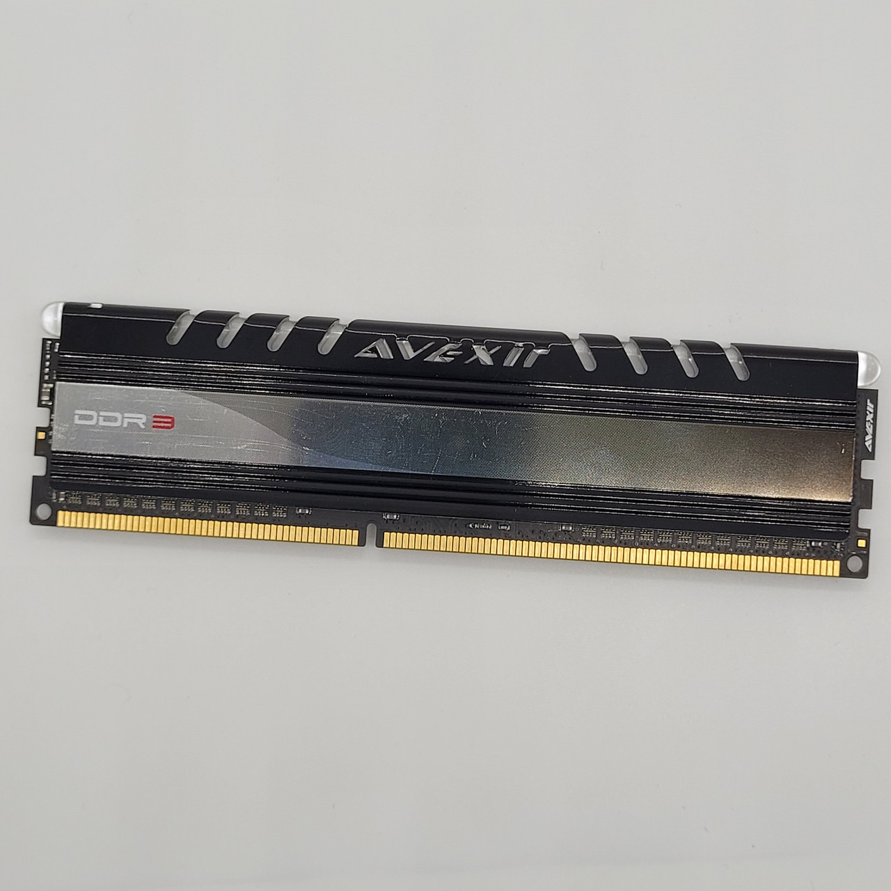 Ігрова оперативна пам'ять Avexir DDR3 4Gb 1600MHz PC3-12800U CL11 1R8 (AVD3U16001104G-1CIR) Б/В