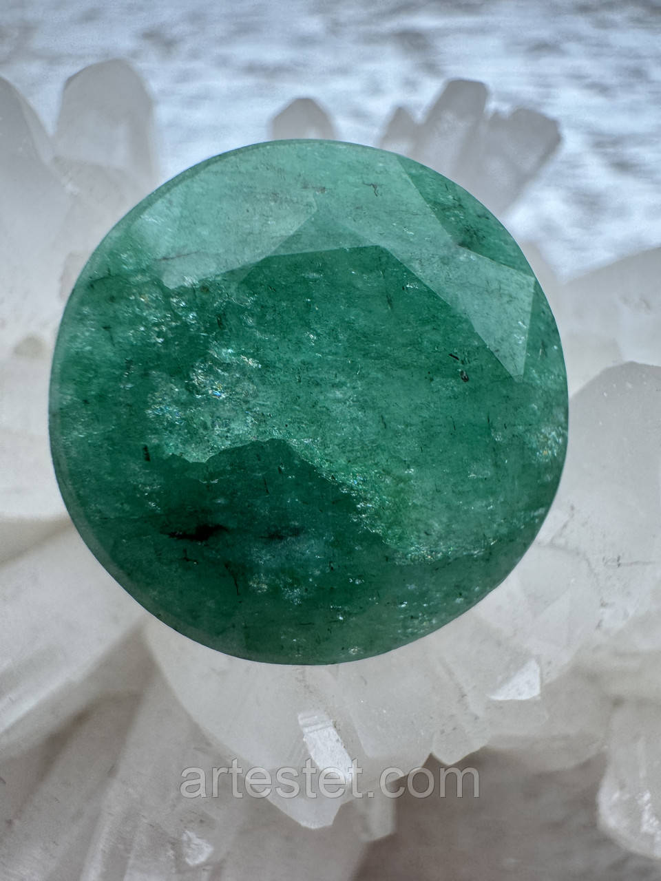 Природний великий смарагд із сертифікатом 15.80 ct.