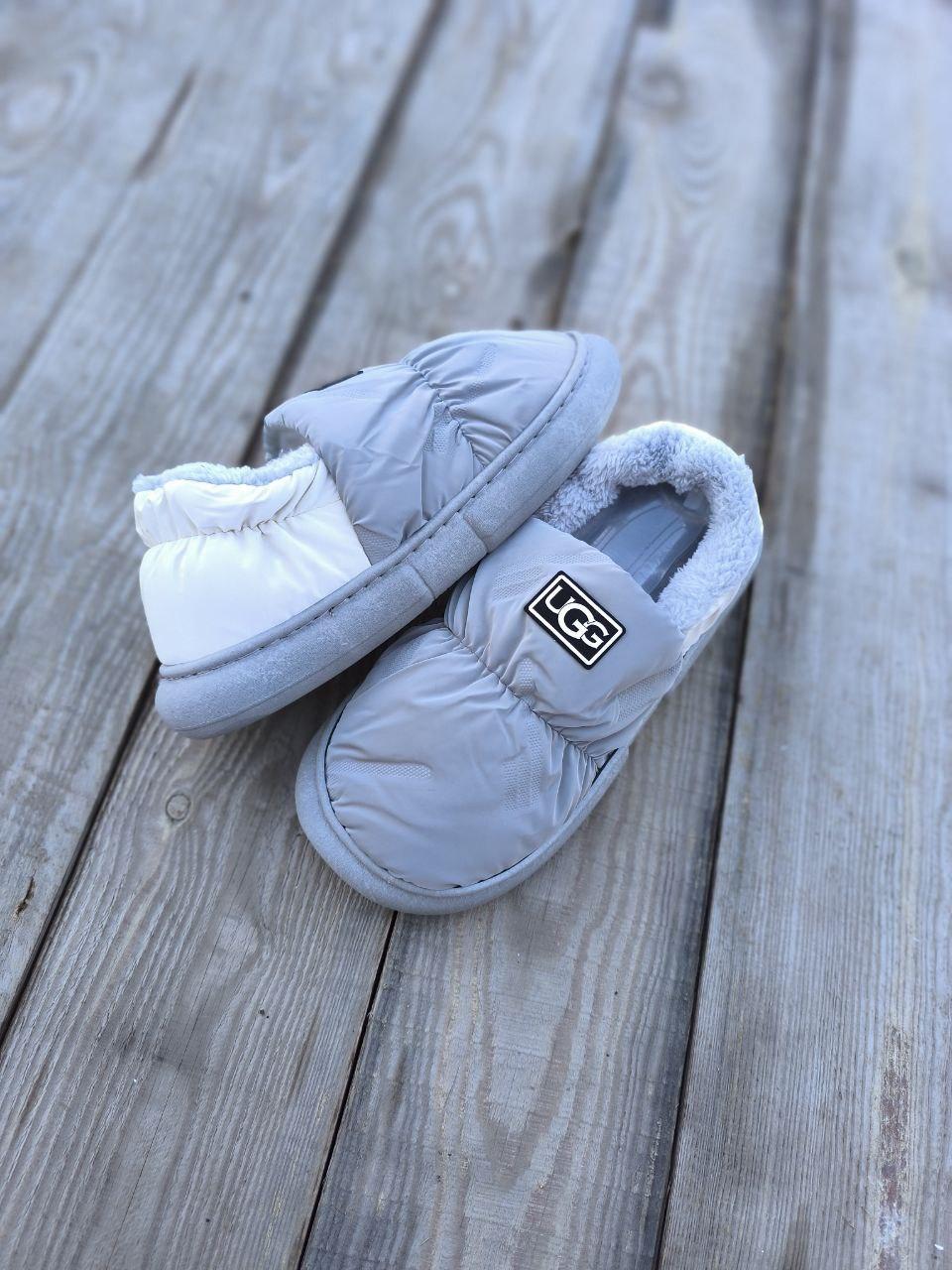UGG двухцветные серые с белым дутики на гибкой высокой подошве слипоны мокасны