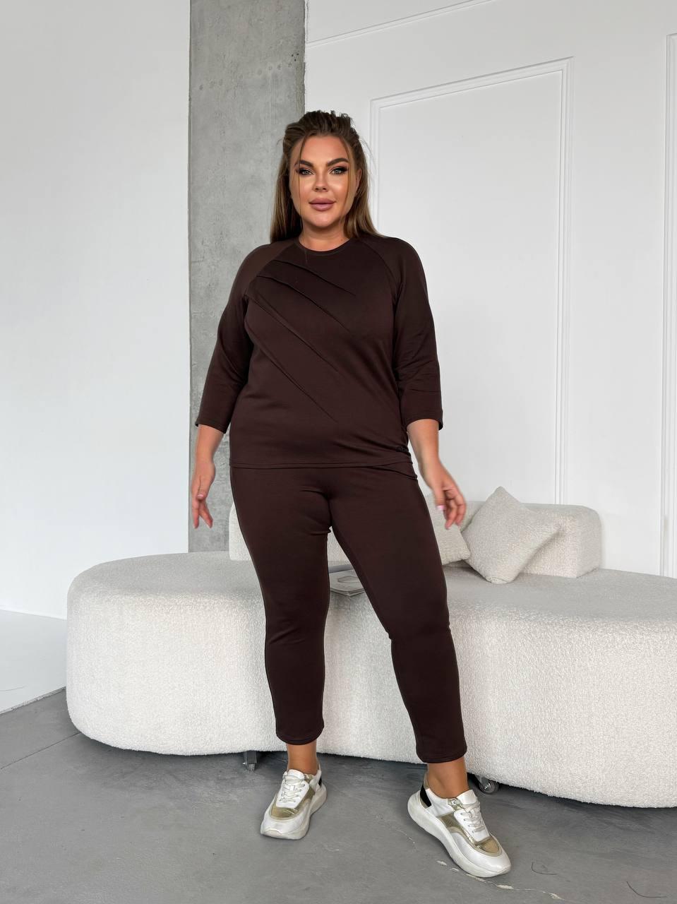 Костюм жіночий спортивний NOBILITAS 42-60 коричневого кольору, фото 1