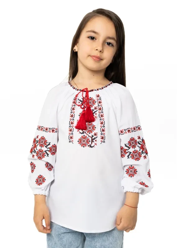 Вишиванка для дівчинки з червоною вишивкою