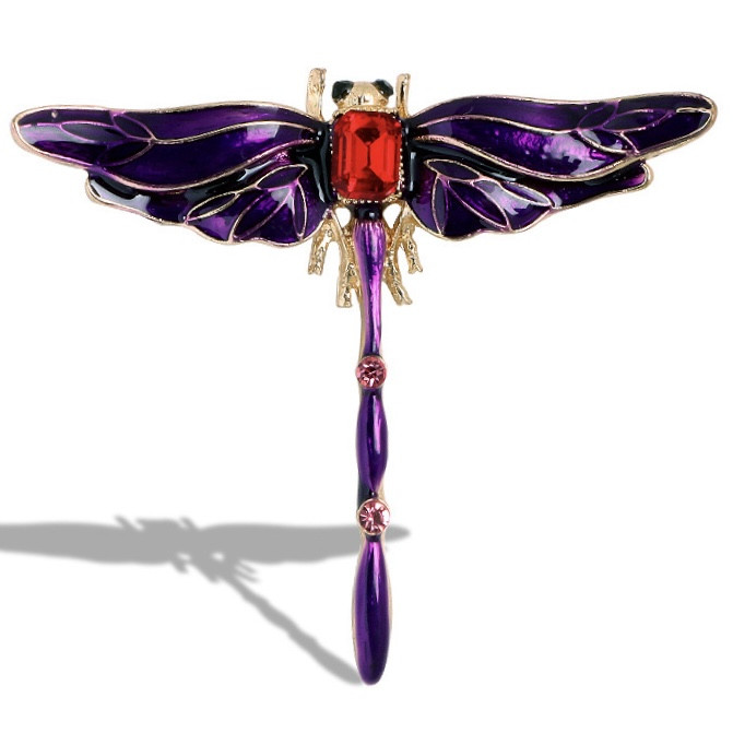 Брошка на золотистій основі бабка покрита фіолетовою емаллю з камінчиками розмір виробу 60х55 мм