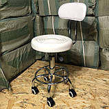 Стілець (Є НЕ ВЕЛИКИЙ БРАК НЕ ВПЛИВАЄ НА ФУНКЦІОНАЛЬНІСТЬ)для майстра манікюру , педикюру з спинкою білий, прогумовані колеса., фото 6