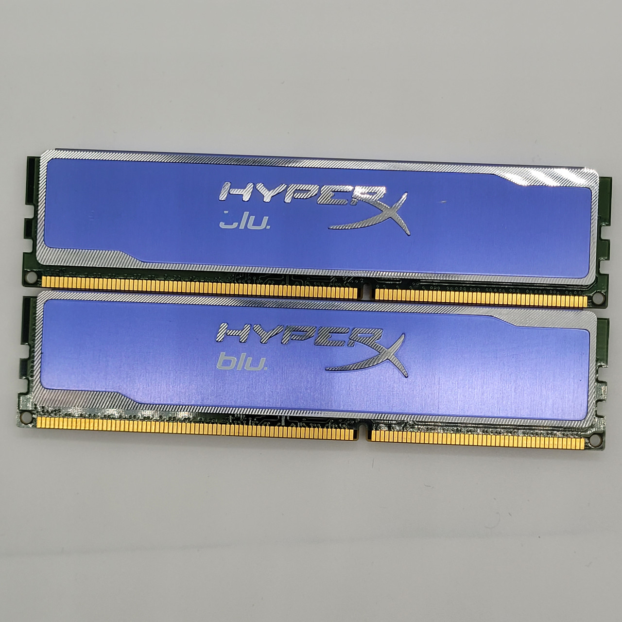 Пара ігрової оперативної пам'яті Kingston DDR3 8 Gb (2x4Gb) 1600MHz 12800U 2R8 CL9 (KHX1600C9D3B1K2/8GX) Б/У