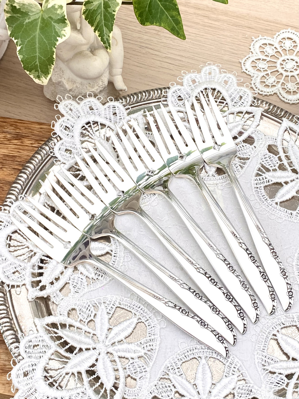 Шість посріблених десертних виделок, сріблення, William A. Rogers Oneida LTD, серія Brittany Rose, США вінтаж