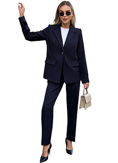 Чорний жіночий костюм – ідеальне поєднання стилю та елегантності