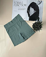 Жіночі короткі спортивні шорти в рубчик