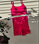 Трикотажний комплект в рубчик із топа і шортів з ефектом пуш апу, фото 2