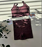 Трикотажний комплект в рубчик із топа і шортів з ефектом пуш апу, фото 4