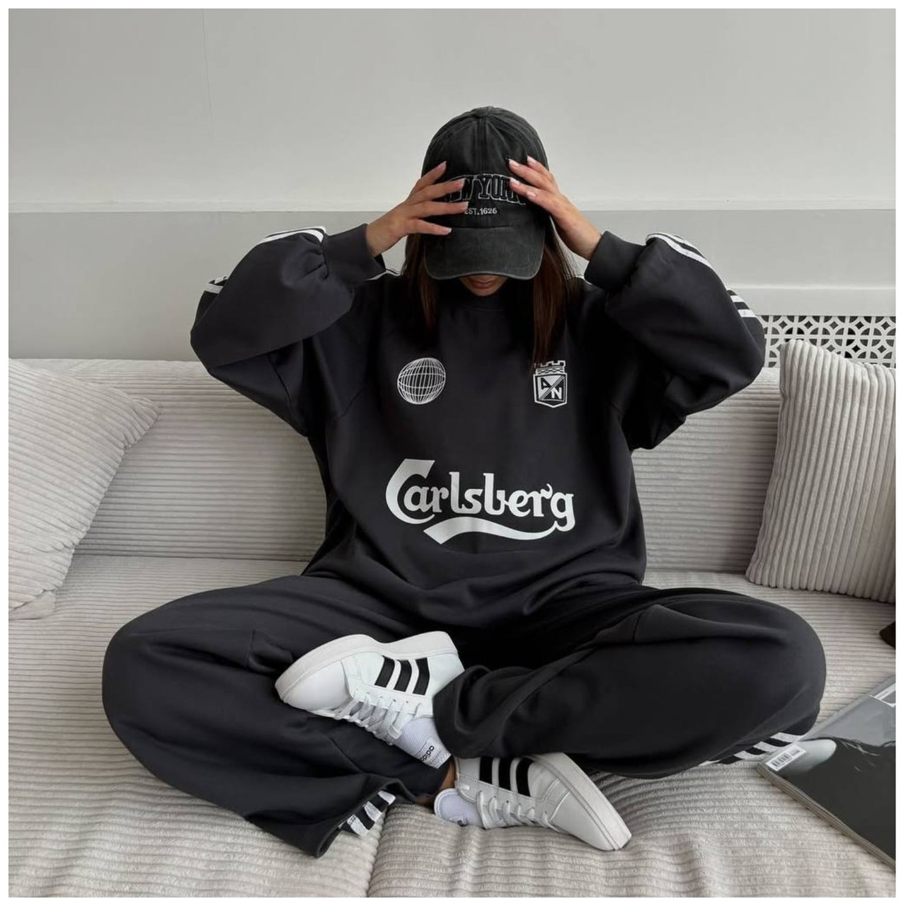 Жіночий спортивний костюм Carlsberg