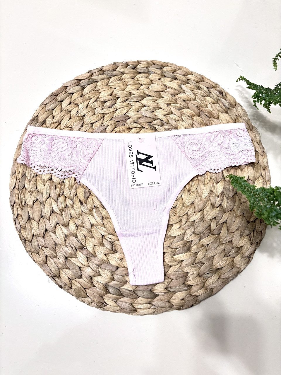 Бавовняні трусики стринги з мереживом L/XL