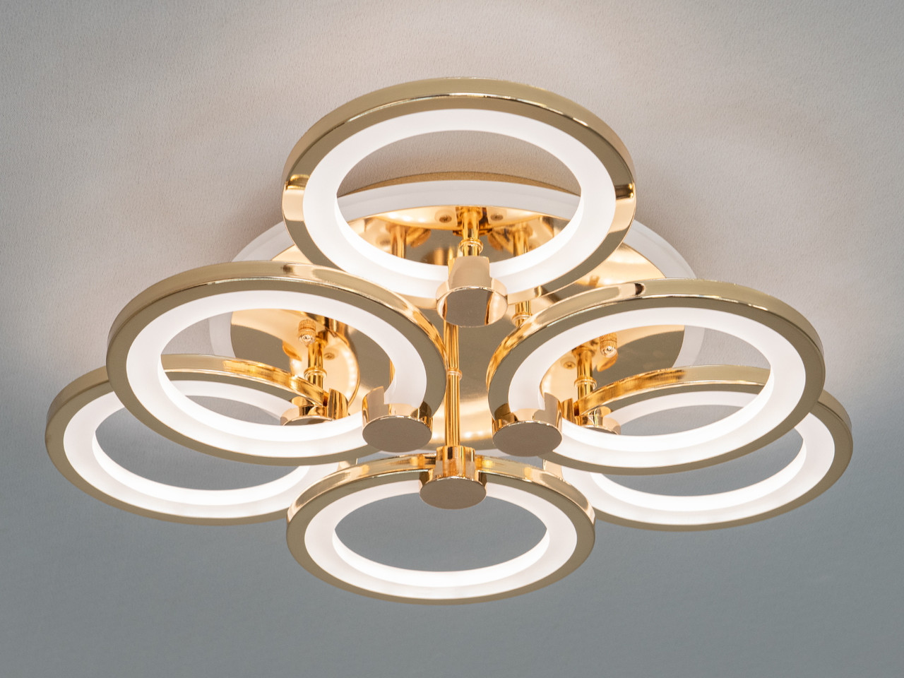 Стельова люстра з димером і LED-підсвіткою, колір золото, 90 W на 12 кв.м 8022-3+3G-LS