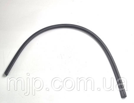 Двірник передній