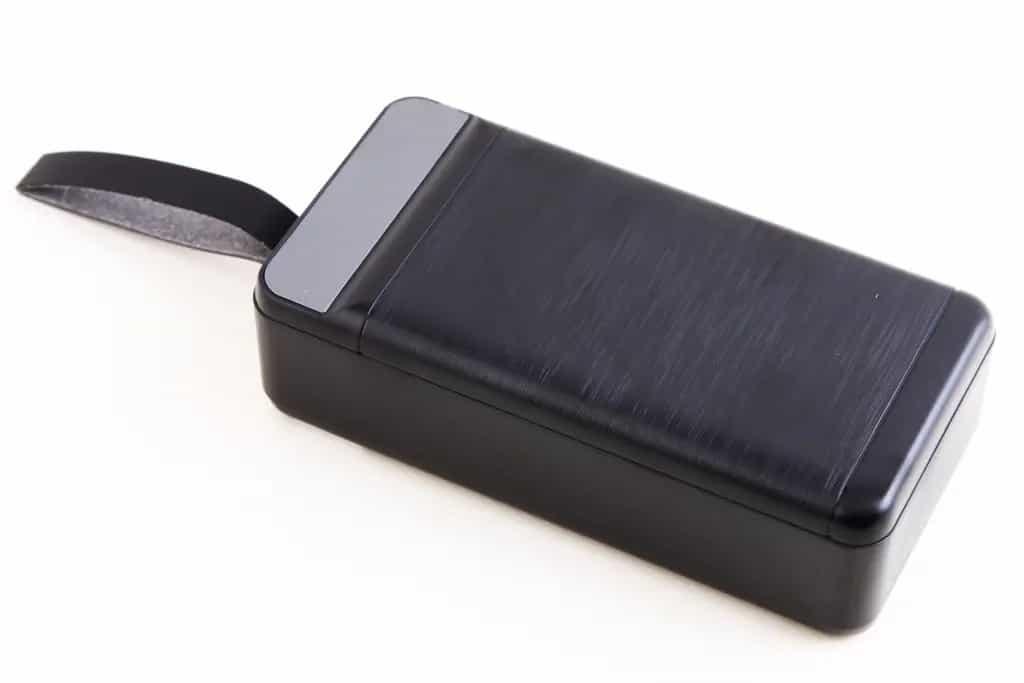 Зарядне устрво портативне 50 000 мА·год "XO" 3 USB 1Type-C LED-дисплей чорний * Blackout*