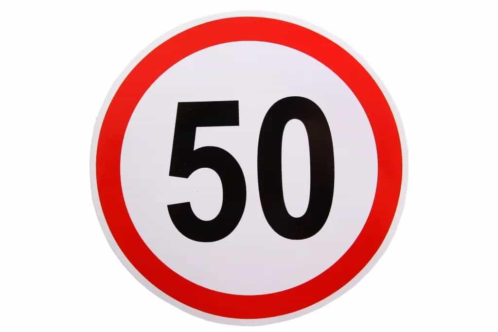 Наклейка знак Обмеження швидкості 50 14см