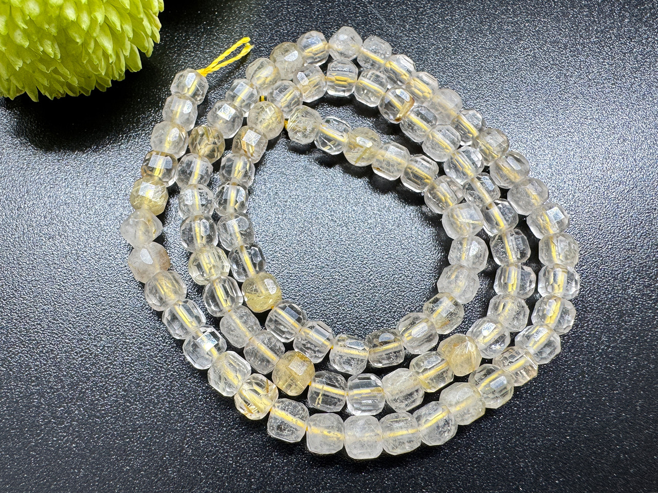 Кварц рутильований 4 мм кубик гранний, нитка, фото 1