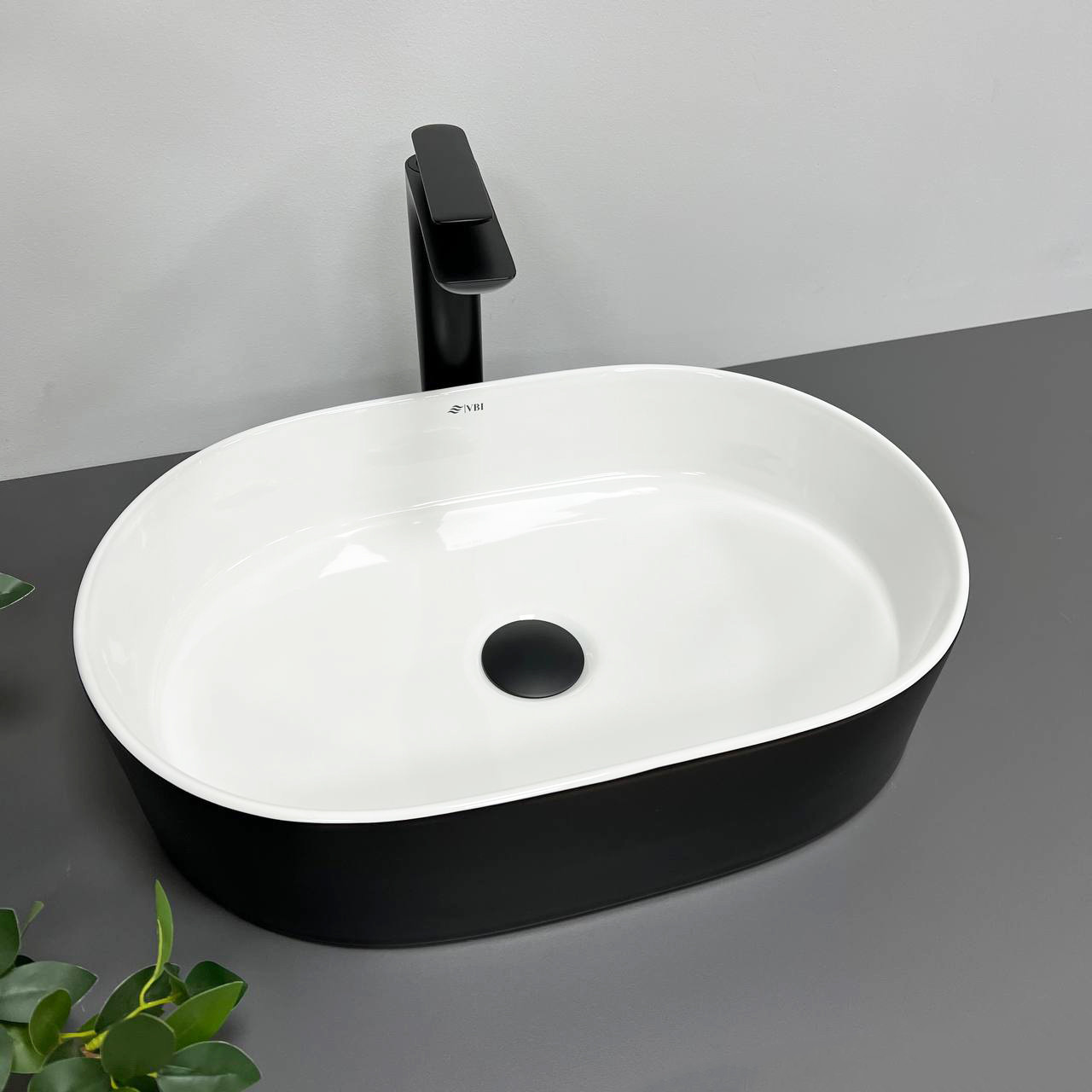 Умивальник (раковина) VBI VERONA 50 BLACK WHITE накладний, фото 1