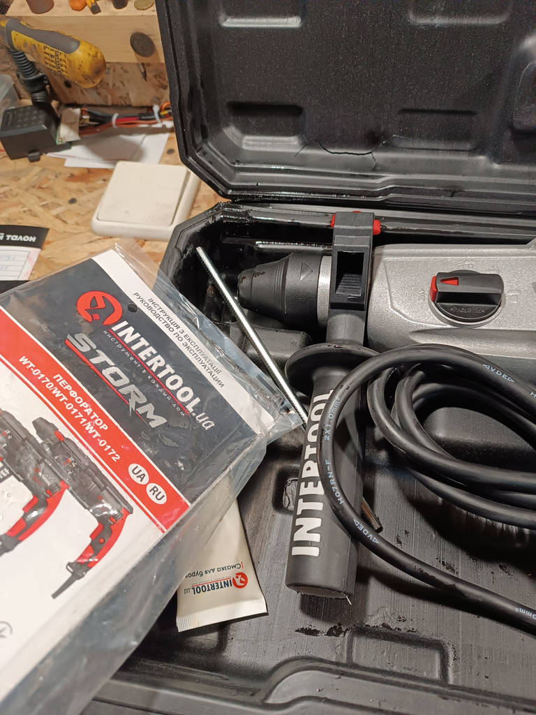 Перфоратор Intertool YLP WT-0172 (1000 Вт, 3.2 Дж, 0-1300 об./хв, 0-5100 уд./хв, 3 режими) - фото покупців 1