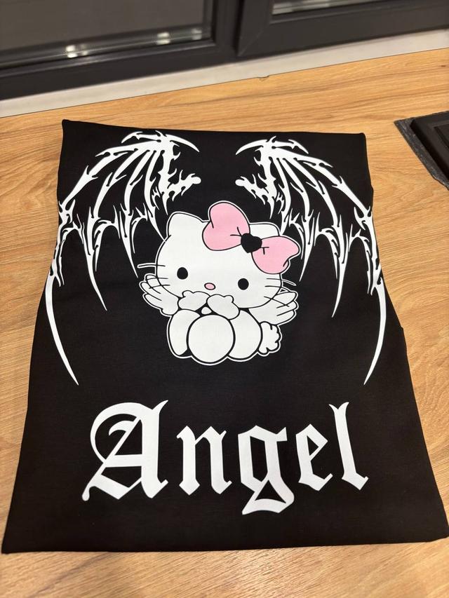 футболка Hello Kitty, футболка з принтом Kitty, футболка для дівчаток, футболка Україна, футболка бавовна, стильна футболка, футболка рок, готичний принт, майка Hello Kitty Angel, футболка з малюнком, футболка підліткова, якісна футболка, футболка з Kitty