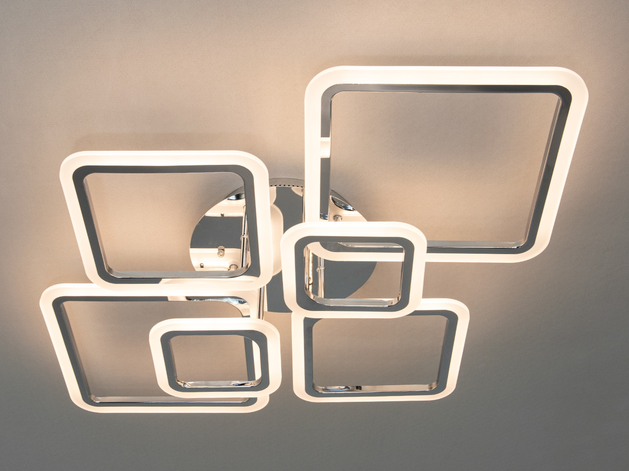 Сучасна LED-люстра для залу з димером, колір хром, 105 W на 15 м2 A8160-6HRDIM-LS