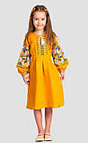 Сукня для дівчинки з льону гірчичного коліру модельне пошиття з вишивкою ріст 110 до 152, фото 3