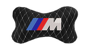 Подушка на підголовник автомобіля EVAtech з алькантари 27х16 см BMW M чорна з білою ниткою, малий ромб SPALMRBWV006