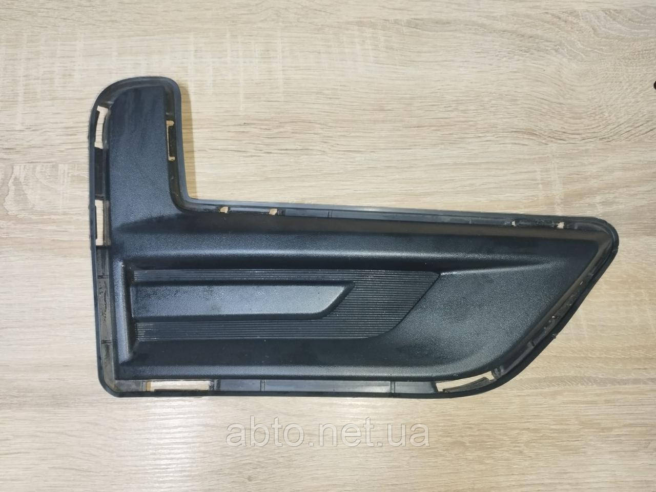 Заглушка (решітка) Птф права 622565HK0A Nissan