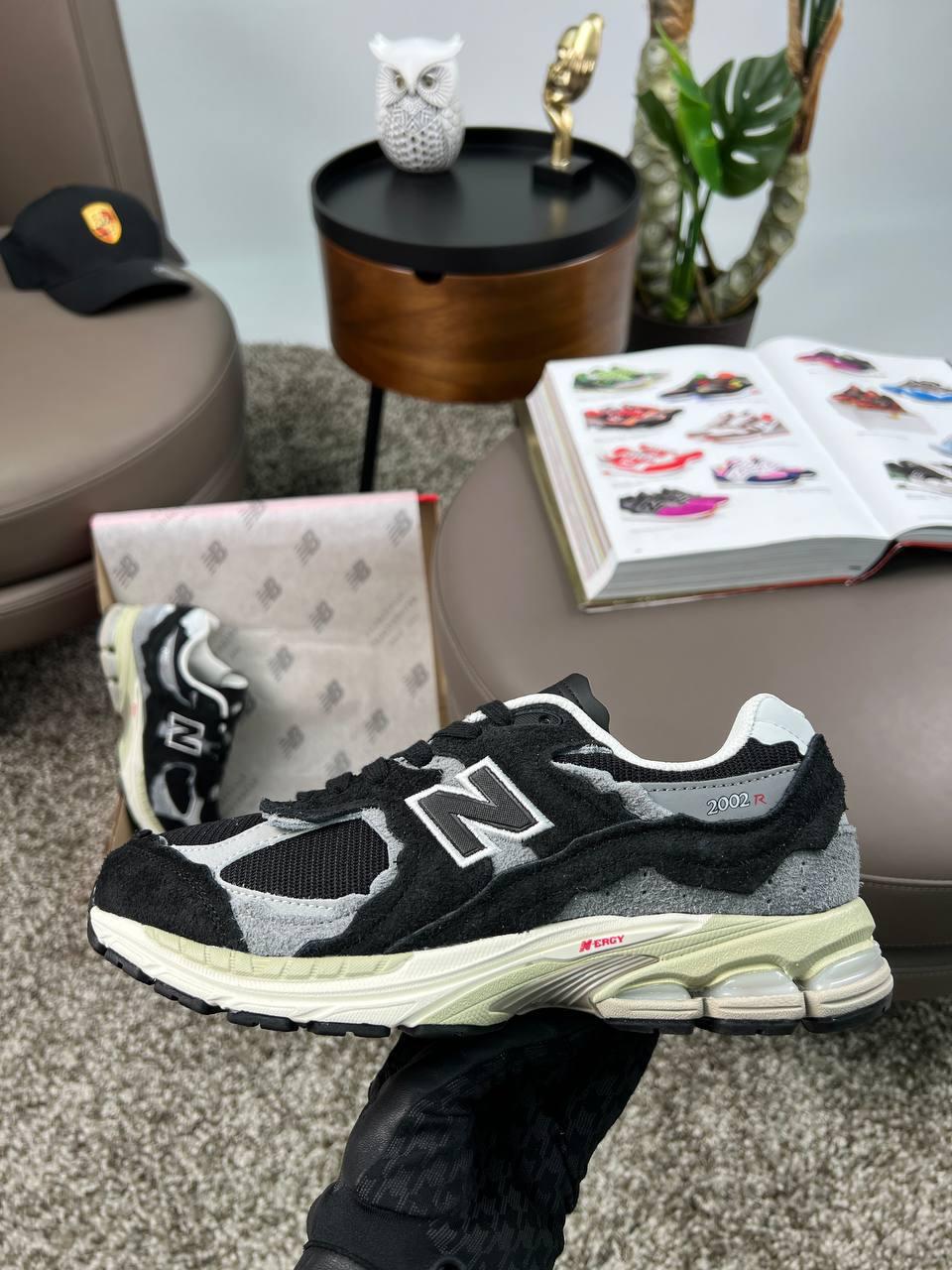 Чоловічі кросівки замша текстиль New Balance 2002R N Black White, кеди Нью Беланс чорні. Чоловіче взуття