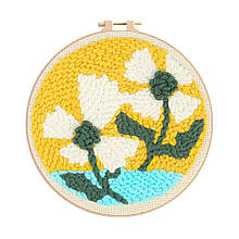 Набір для килимової вишивки "Квіти на жовто-блакитному тлі", 20 см (з п'яльцями)