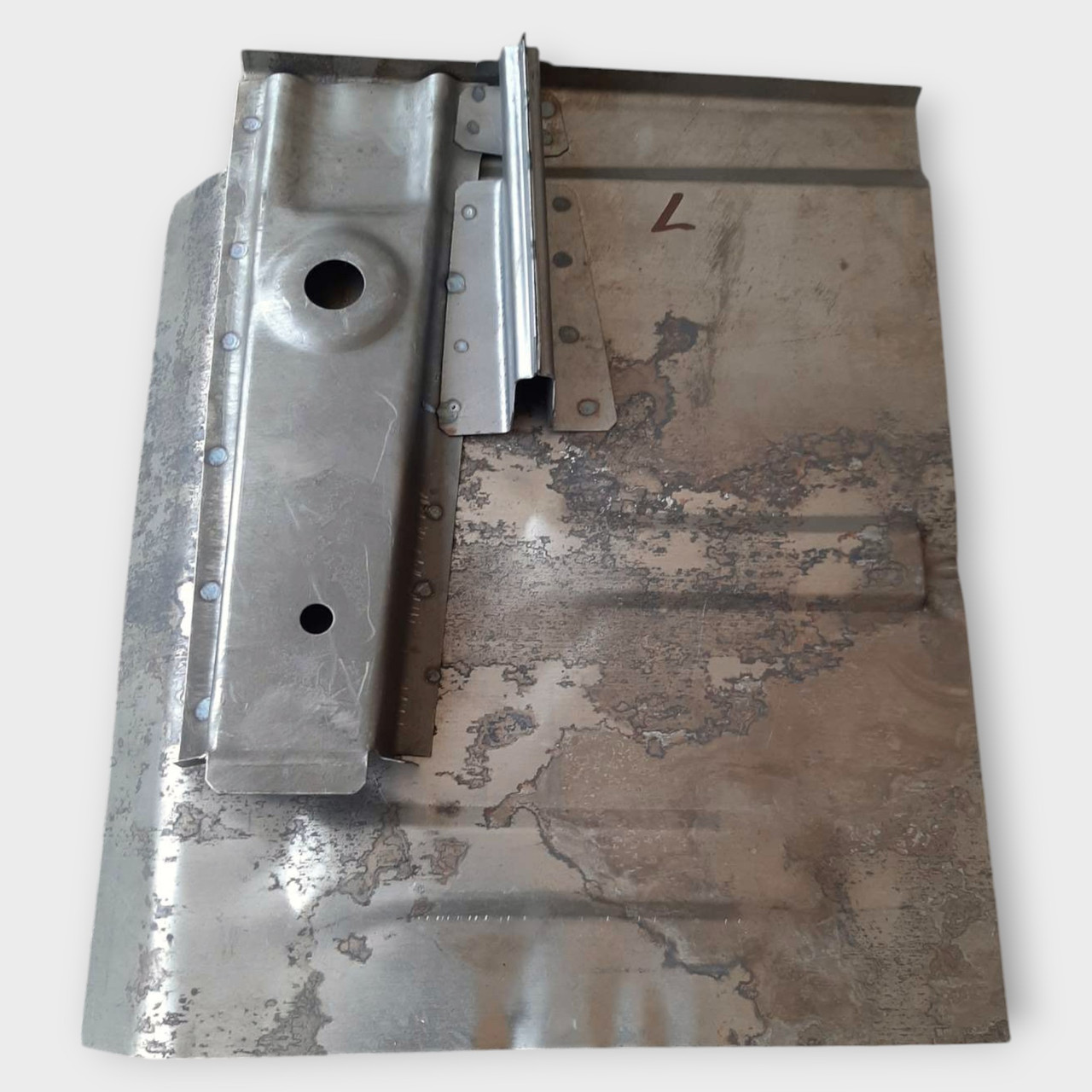 Ремонтна частина підлоги з перед.піддомкратником (старого зразц) ВАЗ 2101-07 лів, фото 1