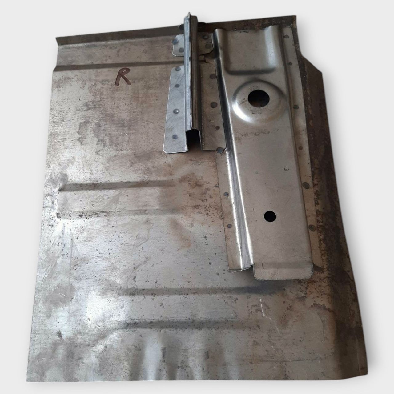 Ремонтна частина підлоги з перед.піддомкратником (старого зраз) ВАЗ 2101-07 прав, фото 1