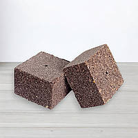 Кубик із соняшника для макушатника з отвором, розмір 45 Х 45 Х 20мм, вага 65г, з горохом