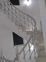 Перила акрилові PleksiGlass срібло з леєрами на гвинтовій драбині