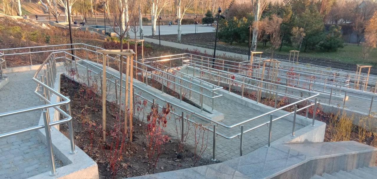 Поручні на пандус із нержавіючої сталі