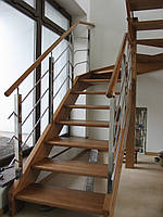 Перила нержавіючі на сходи з дерев'яним поручнем