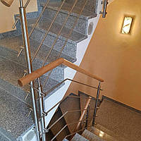 Перила нержавіючі на сходи з дерев'яним поручнем 1