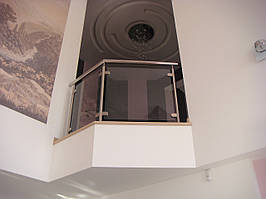 Перила нержавіючі на балкон круглі зі склом 1