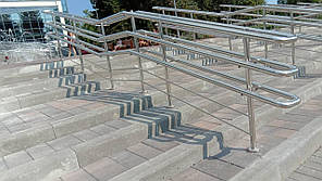 Перила нержавіючі на ганок круглі з леєрами 3